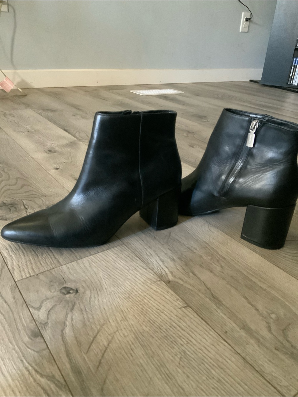 Blondo Classic Black Leather Ankle Boots Size 10